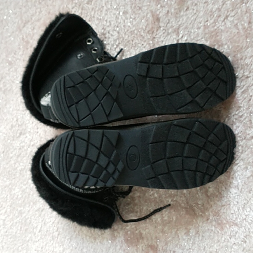 Celebrity Pink Boots - Picture 4 of 4